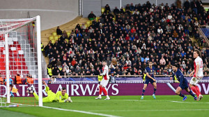 চ্যাম্পিয়নস লিগে ৫ গোলের নাটকীয়তায় শেষ হাসি প্যারিসের