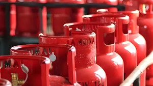 এলপিজির নতুন দাম জানা যাবে সোমবার