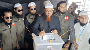 এক আসনে দ্বিতীয়, অন্যটিতে তৃতীয় ফয়জুল করীম