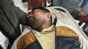 এনসিপি প্রার্থীর গাড়িতে হামলা, প্রার্থীর ভাইসহ আহত ৫