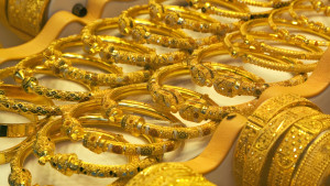 ফের কমেছে সোনার দাম