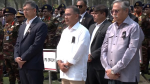 পিলখানা হত্যাকাণ্ডে শহীদদের প্রতি রাষ্ট্রপতি-প্রধানমন্ত্রীর শ্রদ্ধা