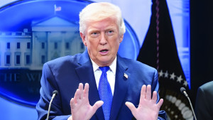 ইরানে হামলায় মার্কিন নাগরিক নিহত হতে পারেন, সতর্ক করলেন ট্রাম্প