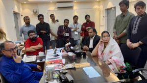 মির্জা আব্বাসের চায়ের দাওয়াতে কাচ্চিভোজ মেঘনা আলমের