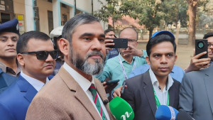 ভোটে বাধা বা কারচুপি করলে ছাড় নেই: ইসি সানাউল্লাহ