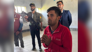 বাক্সে সাদা কাগজ ফেলে ব্যালট নিয়ে পালানোর চেষ্টা, অতঃপর...