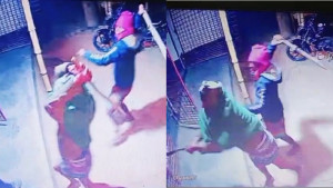 বোমা মেরে টেলিকম দোকানে দুর্ধর্ষ ডাকাতি, আহত ব্যবসায়ী