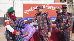 কুষ্টিয়ায় বিজিবির কম্বল ও শিক্ষা উপকরণ বিতরণ