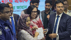 ব্যারিস্টার রুমিন ফারহানার প্রতীক ‘হাঁস’