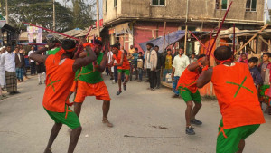 লোকজ লাঠি খেলা বিএনপি প্রার্থীর নির্বাচনী প্রচারণায়