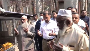 শাহ মখদুমের মাজার জিয়ারত করলেন তারেক রহমান