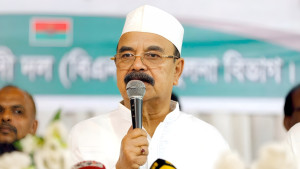 পেশায় কৃষক গয়েশ্বর রায়ের বছরে আয় ১৭ লাখ টাকা