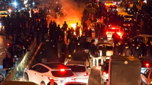 রক্তাক্ত ইরানে নিহত প্রায় ২ হাজার