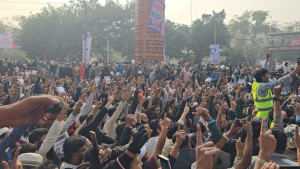 শহীদ হাদি হত্যার বিচারের দাবিতে ফের উত্তপ্ত শাহবাগ