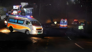 পাকিস্তানে জানাজায় যাওয়ার পথে এক পরিবারের ১৪ জন নিহত