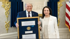 মাচাদোর নোবেল পদক উপহার দিলেন ট্রাম্পকে