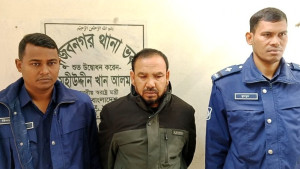 মুজিবনগরে অস্ত্রসহ সন্ত্রাসী আটক