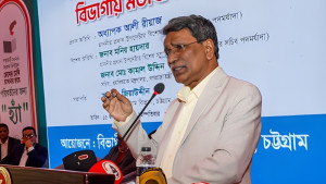 রাষ্ট্রপতির হাতে কিছু ক্ষমতা দেওয়া দরকার: আলী রীয়াজ