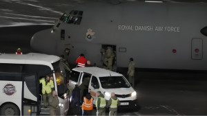 গ্রিনল্যান্ডে সামরিক দল পাঠাল ফ্রান্স