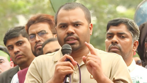 নিরাপত্তা চেয়ে থানায় জিডি করলেন হাদির ভাই