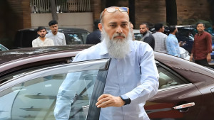 জবাব দিলেন নাজমুল, তুলে ধরলেন নিজের ‘জনপ্রিয়তা’