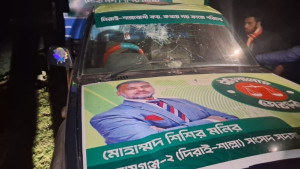 শিশির মনিরের নির্বাচনী গাড়িতে হামলা, আহত ২