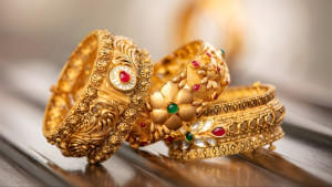 আকাশছোঁয়া সোনা, ভরি আড়াই লাখের ওপরে