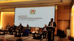 বিদেশি কূটনীতিকদের সঙ্গে বৈঠকে ইসি