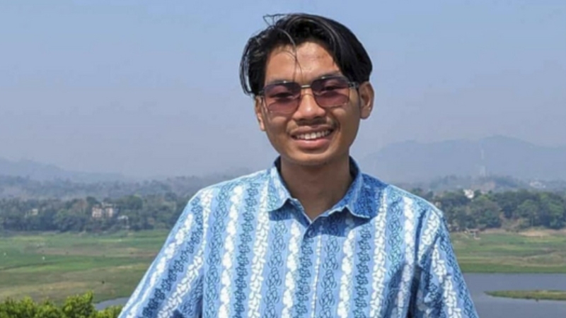 পদত্যাগ করছেন না সর্ব মিত্র চাকমা