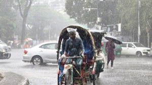 ১৯ অঞ্চলে ভারি বৃষ্টির শঙ্কা, নদীবন্দরে সতর্কতা
