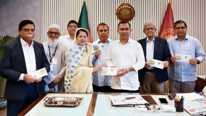 পল্লী উন্নয়ন দিবসে স্মারক ডাক টিকেট উন্মোচন প্রধানমন্ত্রীর