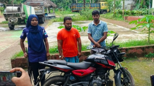 ৯৯৯-এ ফোন, উদ্ধার চোরাই মোটরসাইকেল