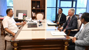 প্রধানমন্ত্রীর সঙ্গে আইএপিবির প্রধান নির্বাহীর সাক্ষাৎ