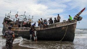 বঙ্গোপসাগরে দুটি নৌকাডুবি, ৫০০ রোহিঙ্গার প্রাণহানির আশঙ্কা