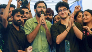 কোনো আন্দোলনকারীকে একা লড়তে দেব না—সরকারের সঙ্গে বৈঠকের পর ককরোচ জনতা পার্টি