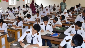 বন্যার কারণে ৩ সপ্তাহ বন্ধ, চট্টগ্রামে আজ থেকে শুরু হচ্ছে এইচএসসি পরীক্ষা