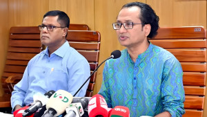 টুথপেস্টে মাইক্রোপ্লাস্টিকের উপস্থিতি নিয়ে পদক্ষেপ নেবে সরকার: প্রধানমন্ত্রীর তথ্য উপদেষ্টা
