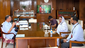 প্রধানমন্ত্রীর সঙ্গে জুলাই শহিদের মায়ের সাক্ষাৎ, চাকরির আশ্বাস