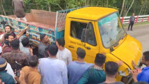 পুলিশের বাধা উপেক্ষা করে হবিগঞ্জের পথে এনসিপি নেতারা