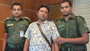 জাল দলিলে খাস জমি নিজের নামে নামজারির চেষ্টা, আটক ১