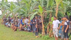 লাইট নিভিয়ে পুশইনের চেষ্টা, তবুও গ্রামবাসীর কাছে ধরা পড়ল বিএসএফ