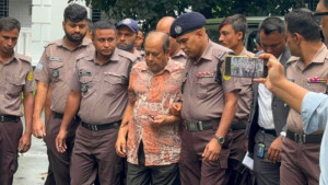 মানবতাবিরোধী অপরাধের মামলায় মোজাফফরকে গ্রেপ্তার দেখানোর নির্দেশ
