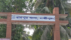প্রবাসীকে পিটিয়ে ঘরে আটকে রাখার অভিযোগ স্ত্রী-সন্তানের বিরুদ্ধে