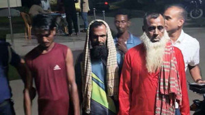 গভীর রাতে ধরা পড়লেন ‘পাথর বাবা’, সঙ্গে যা পাওয়া গেল…