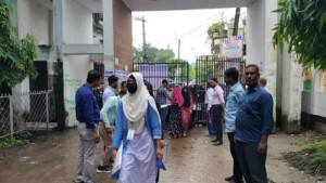ভুল প্রশ্নপত্রে বাংলা দ্বিতীয় পত্র পরীক্ষা, ভালো ফলাফল নিয়ে শঙ্কা পরীক্ষার্থীদের