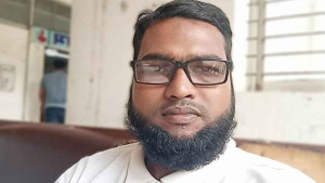 পরকীয়া প্রেমিকার সঙ্গে আপত্তিকর অবস্থায় ধরা জামায়াত নেতা