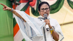 নির্বাচনের আগে কেন বিদ্রোহী হওনি—দলত্যাগীদের প্রশ্ন মমতার