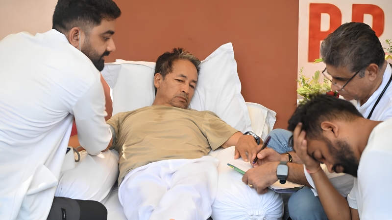 ২ দিনের মধ্যে মারা যেতে পারেন—সোনম ওয়াংচুককে ‘জোর করে খাওয়ানোর’ আর্জি আদালতে