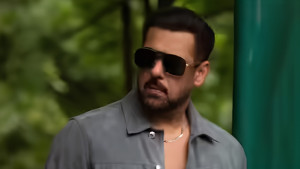 ‘গ্যালাক্সি’ ছাড়তে পারেন সালমান খান, কারণ নিরাপত্তা