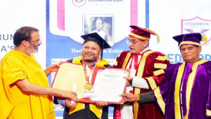দিল্লিতে সম্মানসূচক ডক্টরেট পেলেন হাসিবুর রেজা কল্লোল